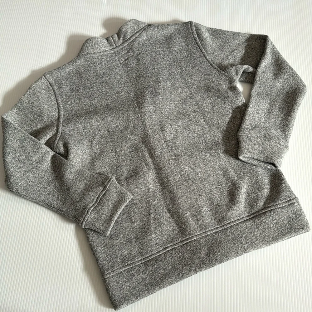 NWT Old Navy 5 button gray cardigan.  Boys size medium